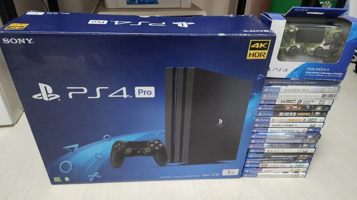 플레이스테이션4 프로 PS4 PRO 1TB A+급 및 타이틀 17장